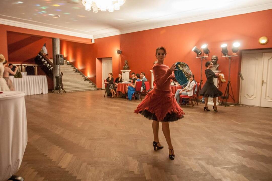 Rankinių kolekcijos „Aukso dulkės. Laiškai“ pristatymas
