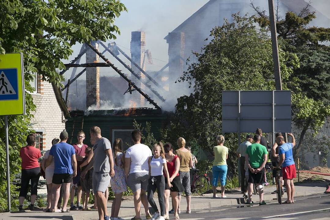 Garliavoje degė namas