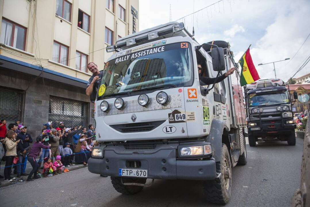 Dakaro lenktynininkus pasitiko minia gerbėjų
