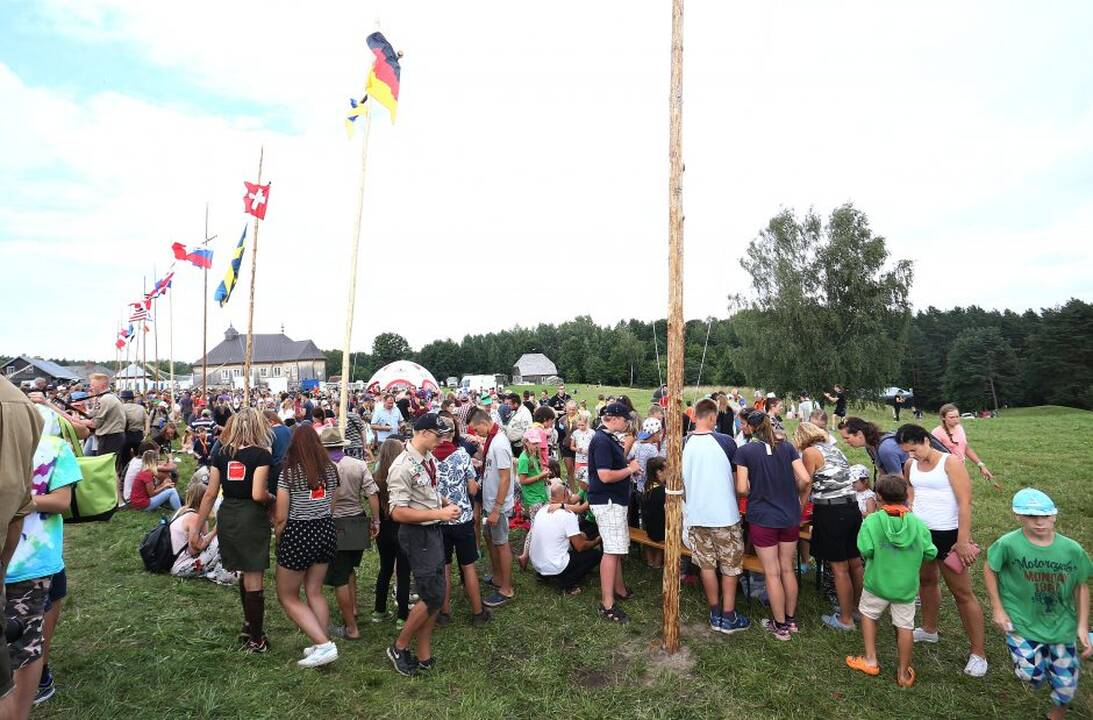 100-mečio stovykla „Laužų karta“ 