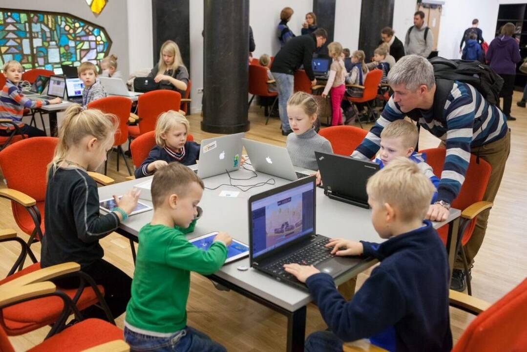 Jaunieji vilniečiai prisijungė prie iniciatyvos "Hour of Code"