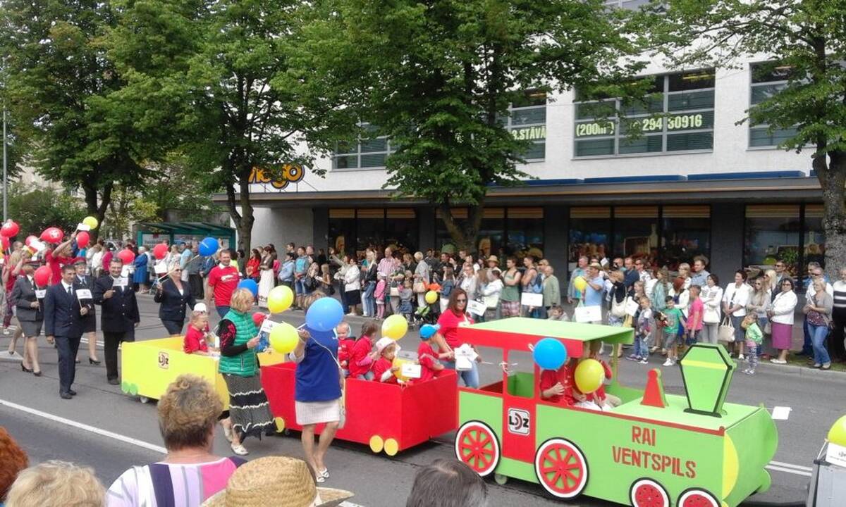 Ventspilio šventė – žiedų fiesta