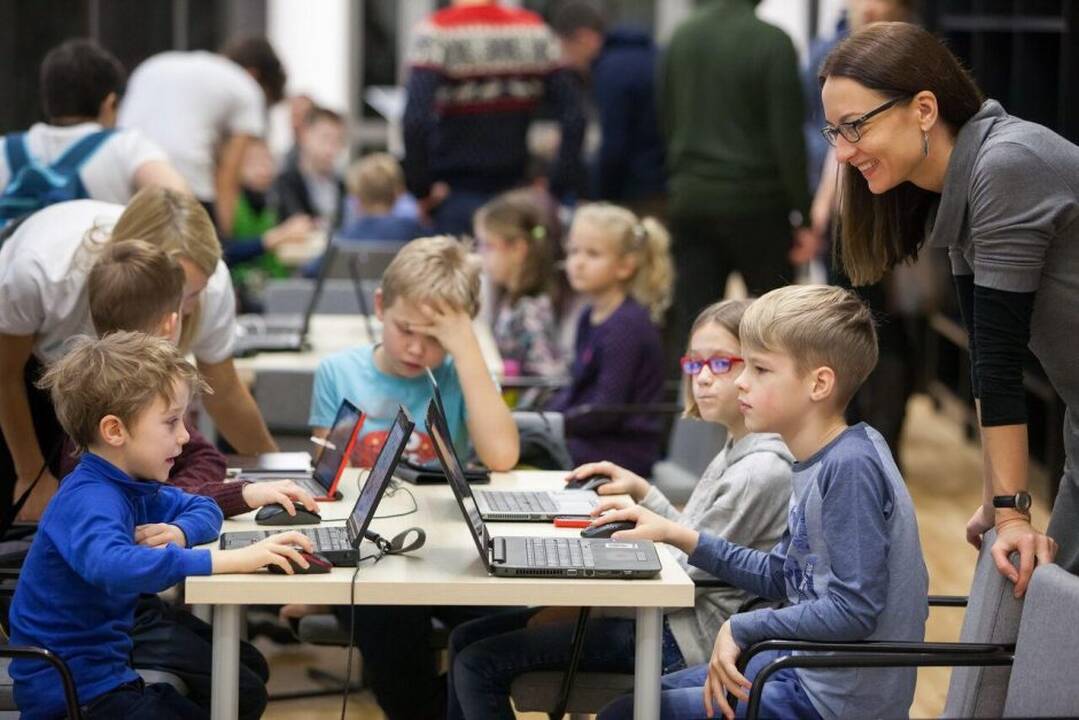 Jaunieji vilniečiai prisijungė prie iniciatyvos "Hour of Code"