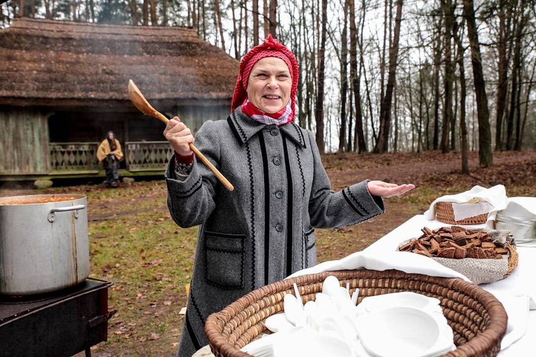 Rumšiškėse sudegino kalėdinį blukį