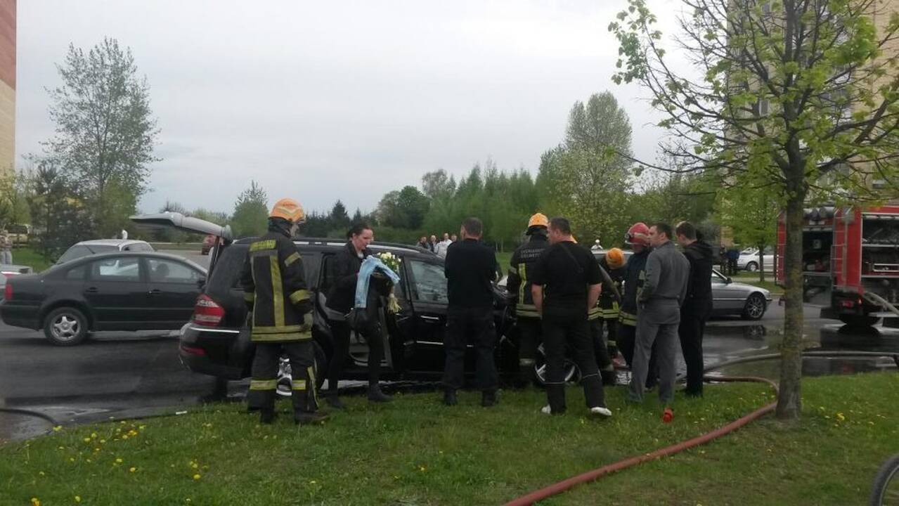 Šilainiuose savininkų akyse užsidegė mersedesas