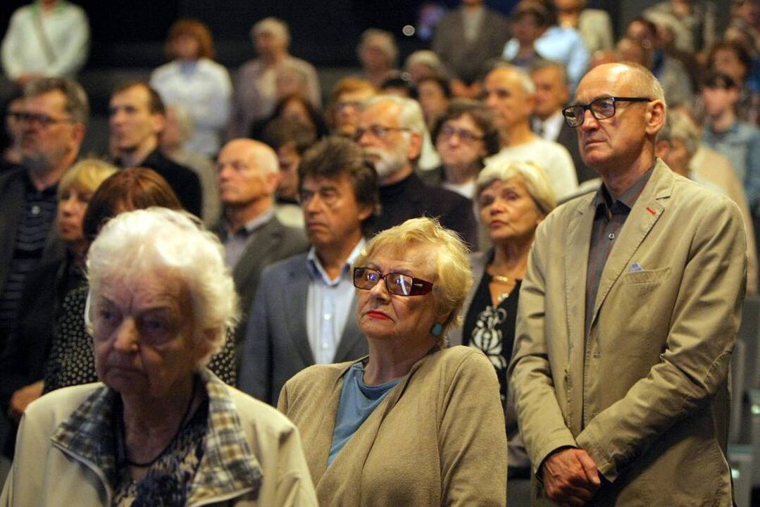 Atsisveikinimas su aktoriumi L. Zelčiumi
