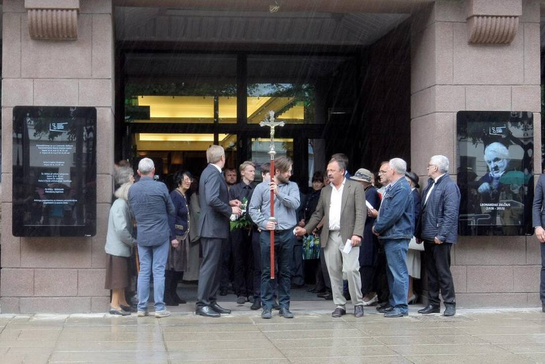 Atsisveikinimas su aktoriumi L. Zelčiumi