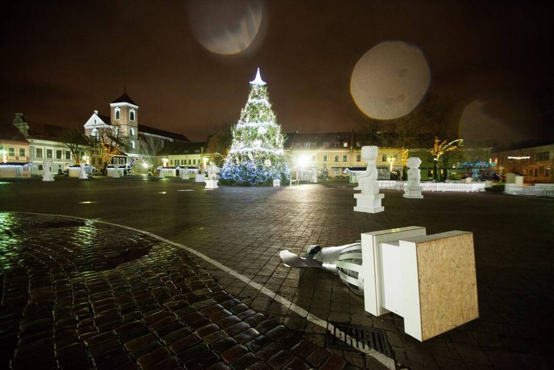 Vėjas išvertė angelą