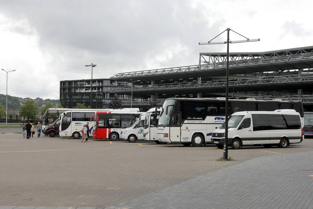 Kaune pradėjo veikti laikinoji autobusų stotis