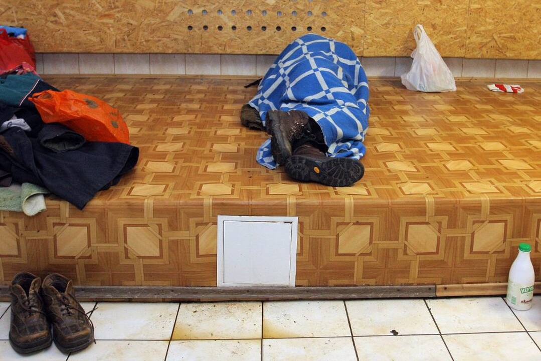 Kauno benamiai žiemą nakčiai glaudžiasi nakvynės namuose, o dieną priversti išeiti gatvėn.