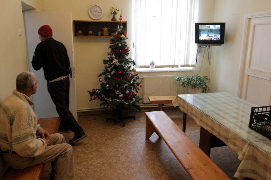 Kauno benamiai žiemą nakčiai glaudžiasi nakvynės namuose, o dieną priversti išeiti gatvėn.