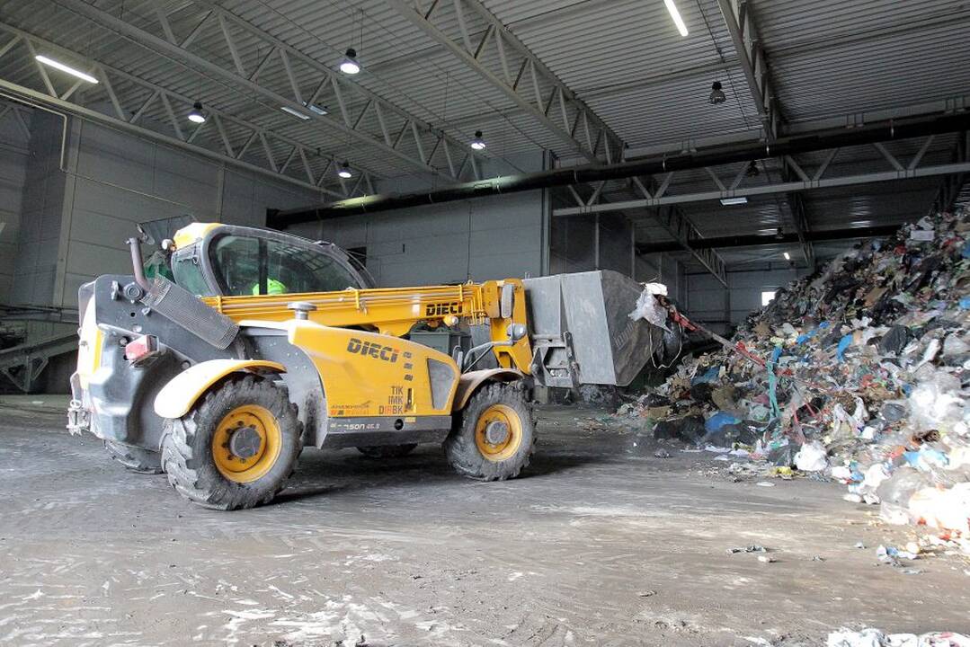 Kaune atidaryta komunalinių atliekų mechaninio-biologinio apdorojimo gamykla.