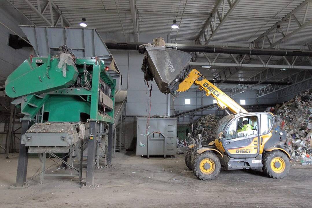 Kaune atidaryta komunalinių atliekų mechaninio-biologinio apdorojimo gamykla.