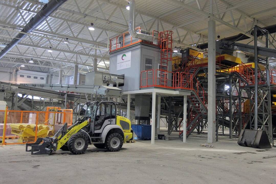 Kaune atidaryta komunalinių atliekų mechaninio-biologinio apdorojimo gamykla.