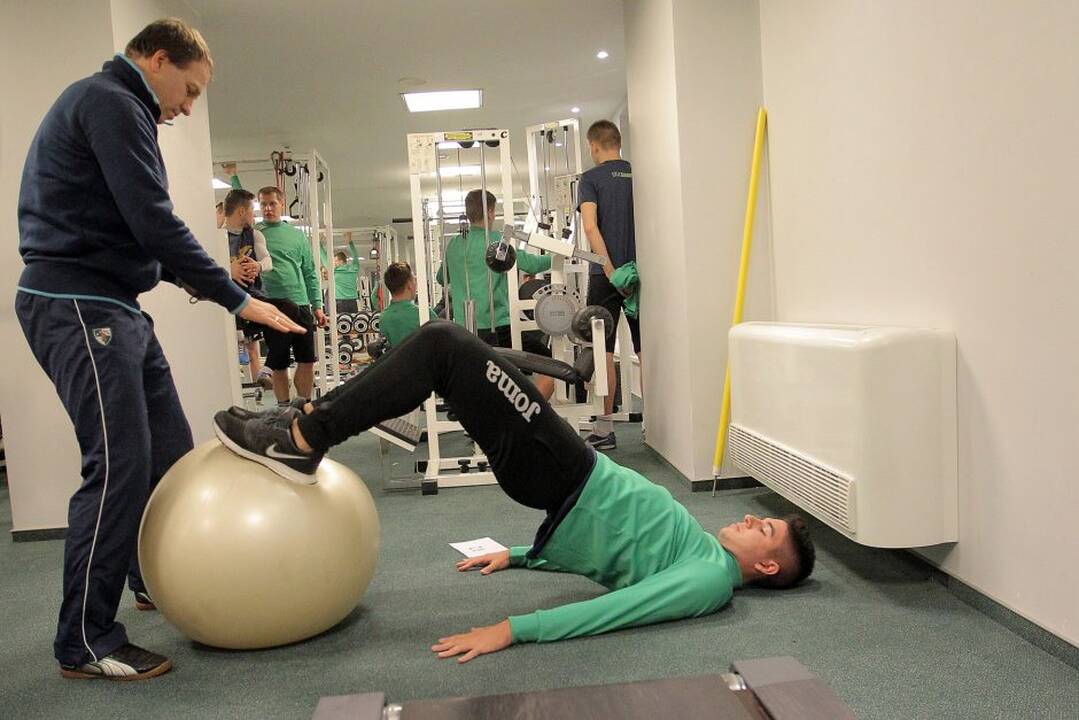 Kauno futbolo klubai „Kauno Žalgiris“ ir „Stumbras“ rengiasi sezonui.