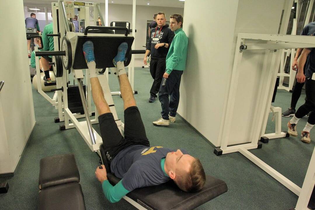 Kauno futbolo klubai „Kauno Žalgiris“ ir „Stumbras“ rengiasi sezonui.