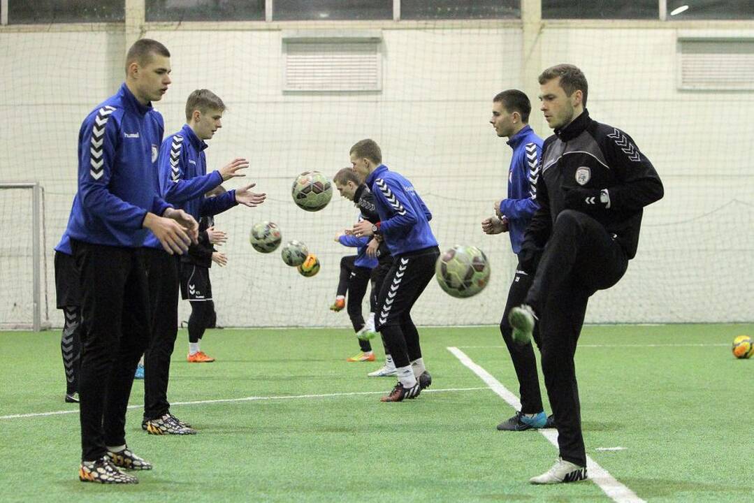 Kauno futbolo klubai „Kauno Žalgiris“ ir „Stumbras“ rengiasi sezonui.