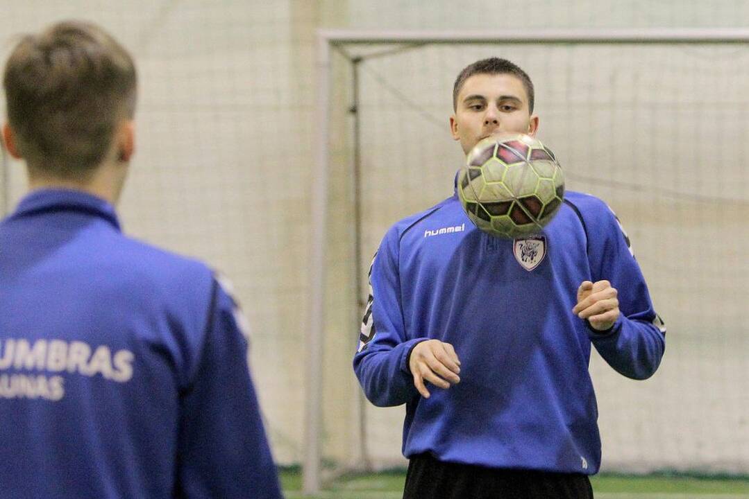 Kauno futbolo klubai „Kauno Žalgiris“ ir „Stumbras“ rengiasi sezonui.