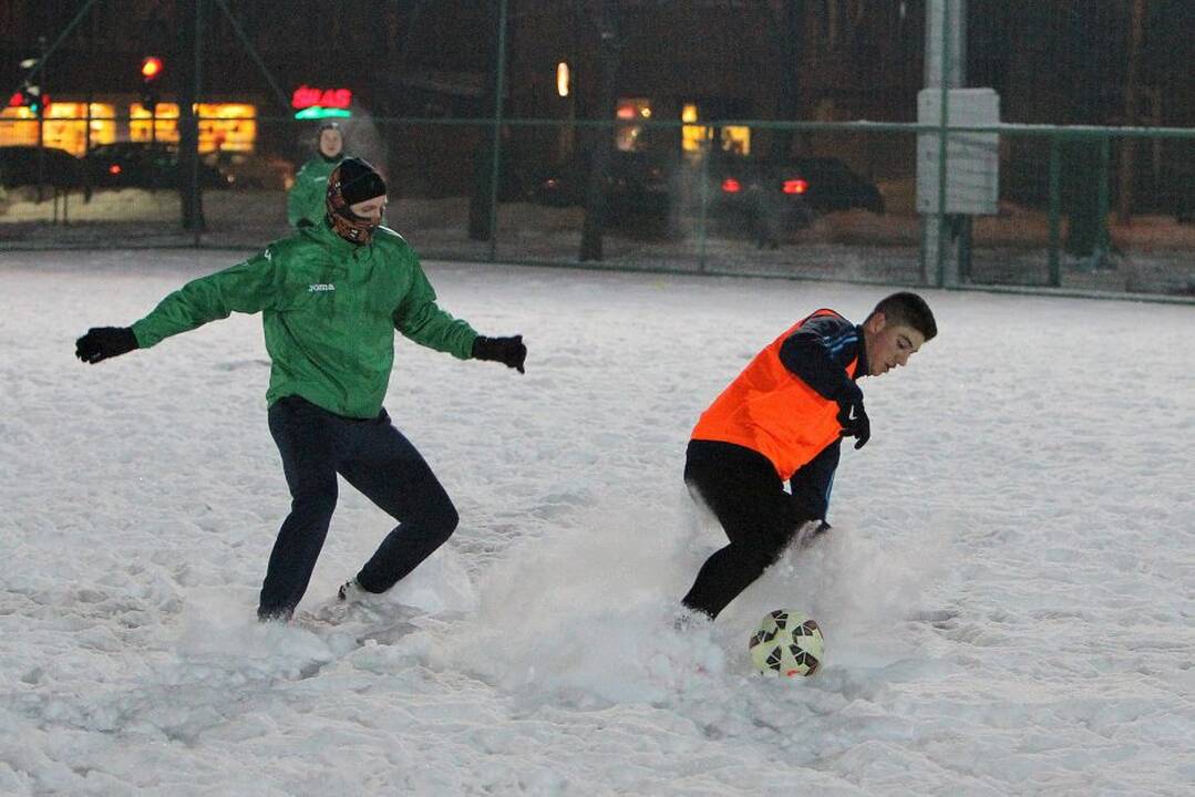 Kauno futbolo klubai „Kauno Žalgiris“ ir „Stumbras“ rengiasi sezonui.