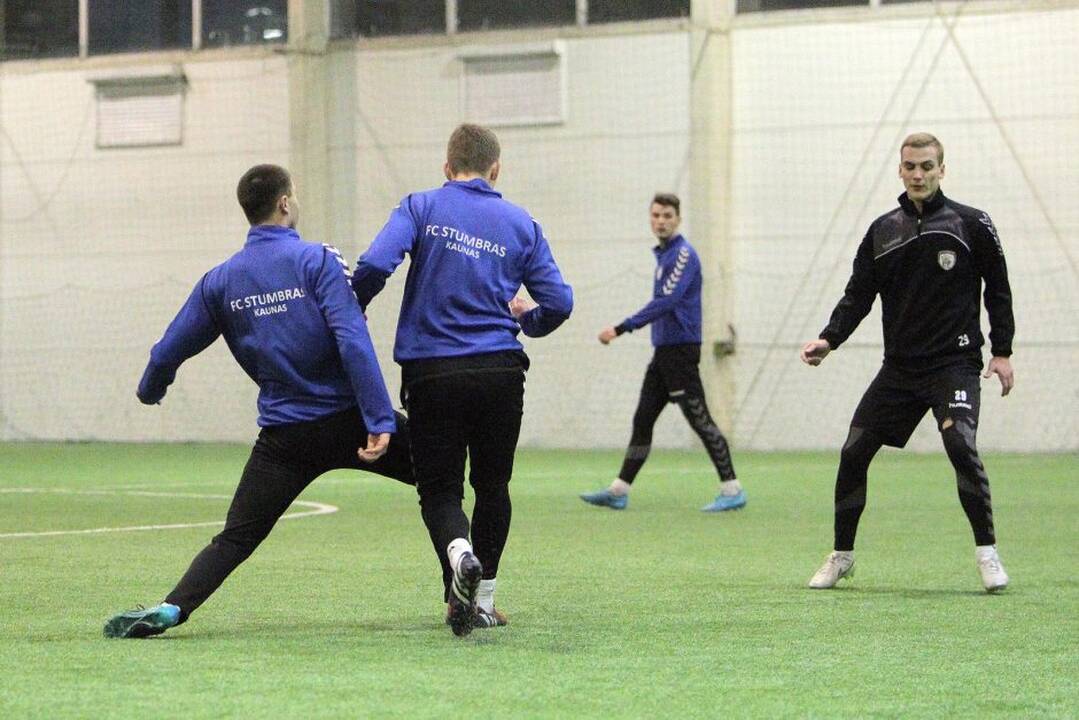 Kauno futbolo klubai „Kauno Žalgiris“ ir „Stumbras“ rengiasi sezonui.