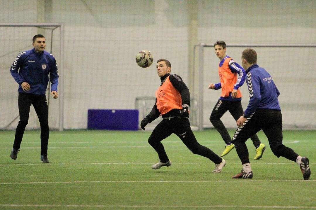 Kauno futbolo klubai „Kauno Žalgiris“ ir „Stumbras“ rengiasi sezonui.