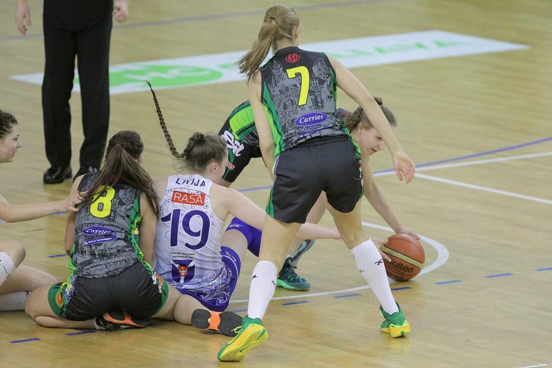 LMKL: Kauno rajono „Hoptrans-Sirenos“ – Kauno „Aistės-LSU“ 95:49.