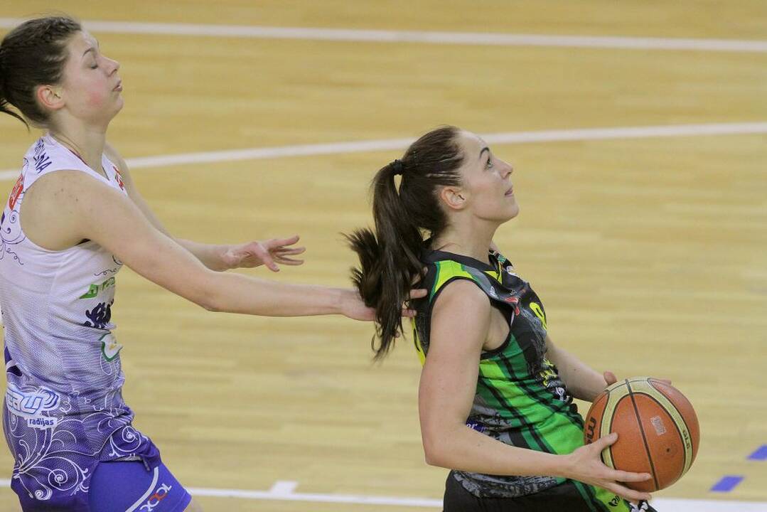 LMKL: Kauno rajono „Hoptrans-Sirenos“ – Kauno „Aistės-LSU“ 95:49.