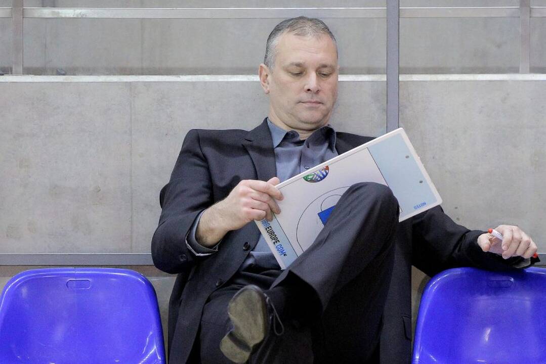 LMKL: Kauno rajono „Hoptrans-Sirenos“ – Kauno „Aistės-LSU“ 95:49.