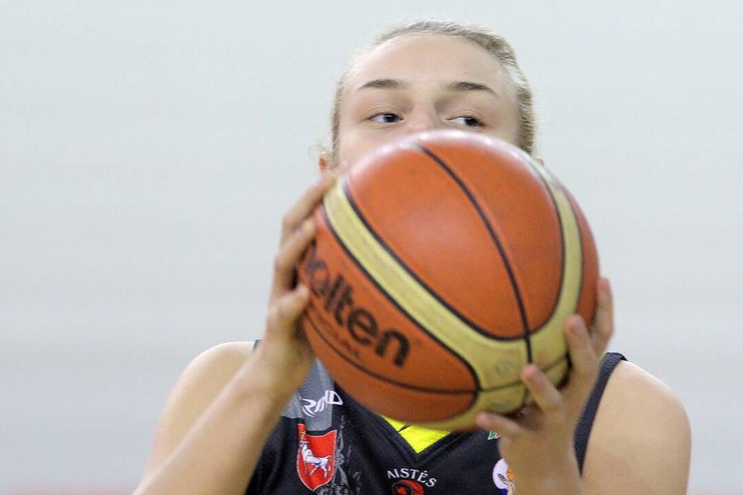 LMKL: Kauno rajono „Hoptrans-Sirenos“ – Kauno „Aistės-LSU“ 95:49.