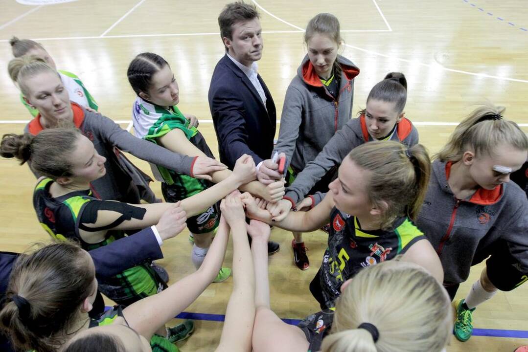 LMKL: Kauno rajono „Hoptrans-Sirenos“ – Kauno „Aistės-LSU“ 95:49.