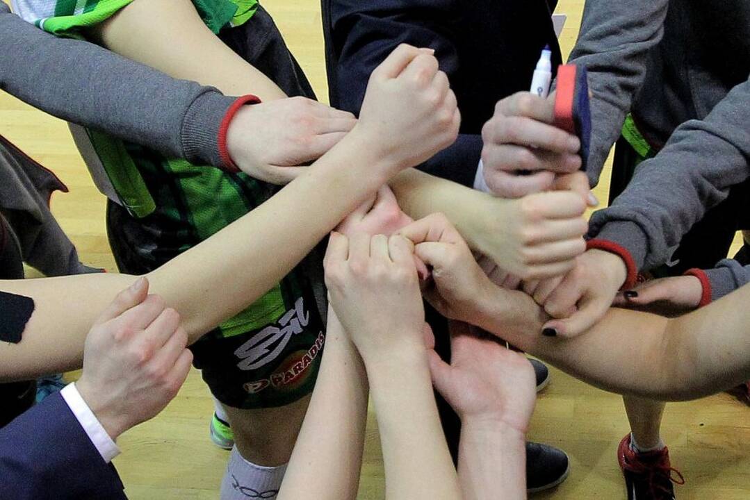 LMKL: Kauno rajono „Hoptrans-Sirenos“ – Kauno „Aistės-LSU“ 95:49.