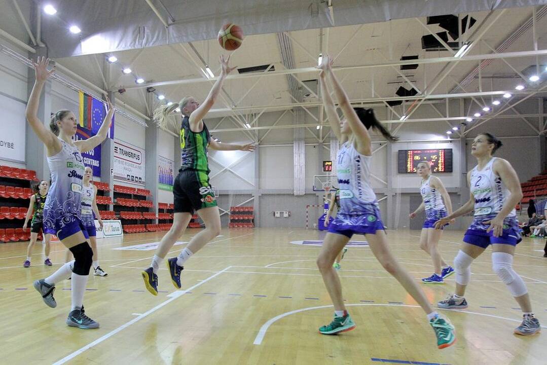 LMKL: Kauno rajono „Hoptrans-Sirenos“ – Kauno „Aistės-LSU“ 95:49.