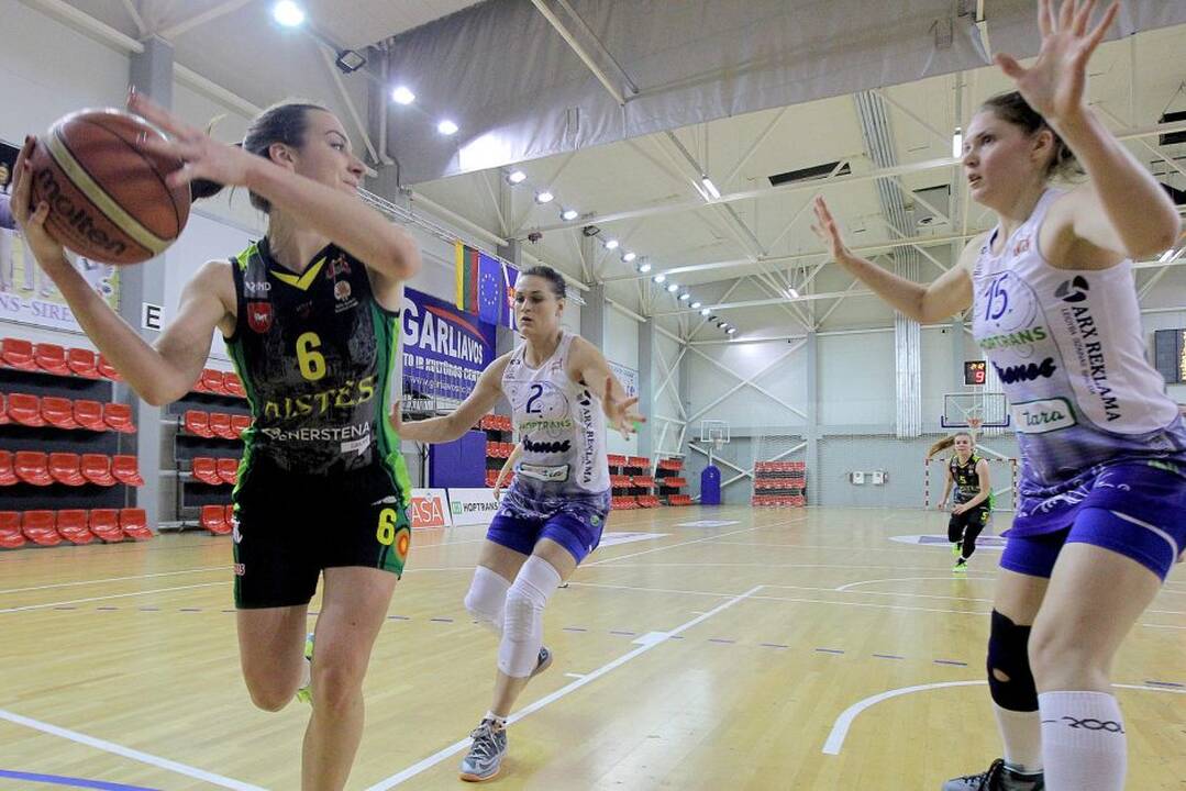 LMKL: Kauno rajono „Hoptrans-Sirenos“ – Kauno „Aistės-LSU“ 95:49.