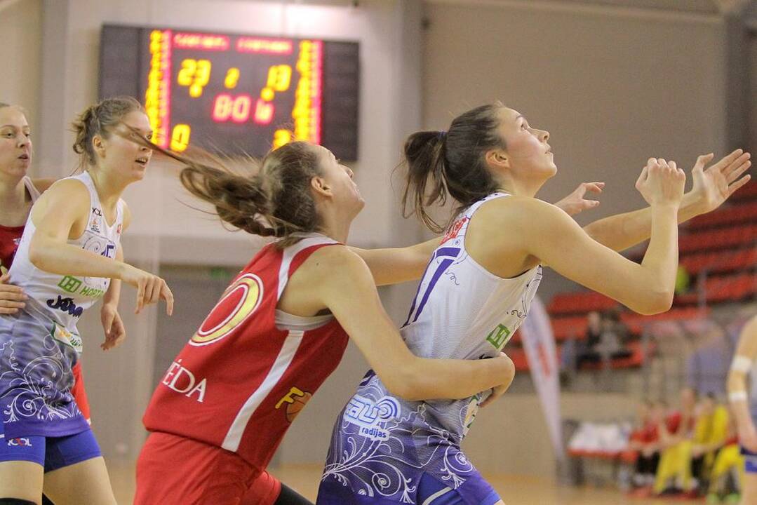 Lietuvos moterų krepšinio lygos ketvirtfinalis Kauno r. „Hoptrans-Sirenos“ – Klaipėdos „Fortūna“ 70:58.