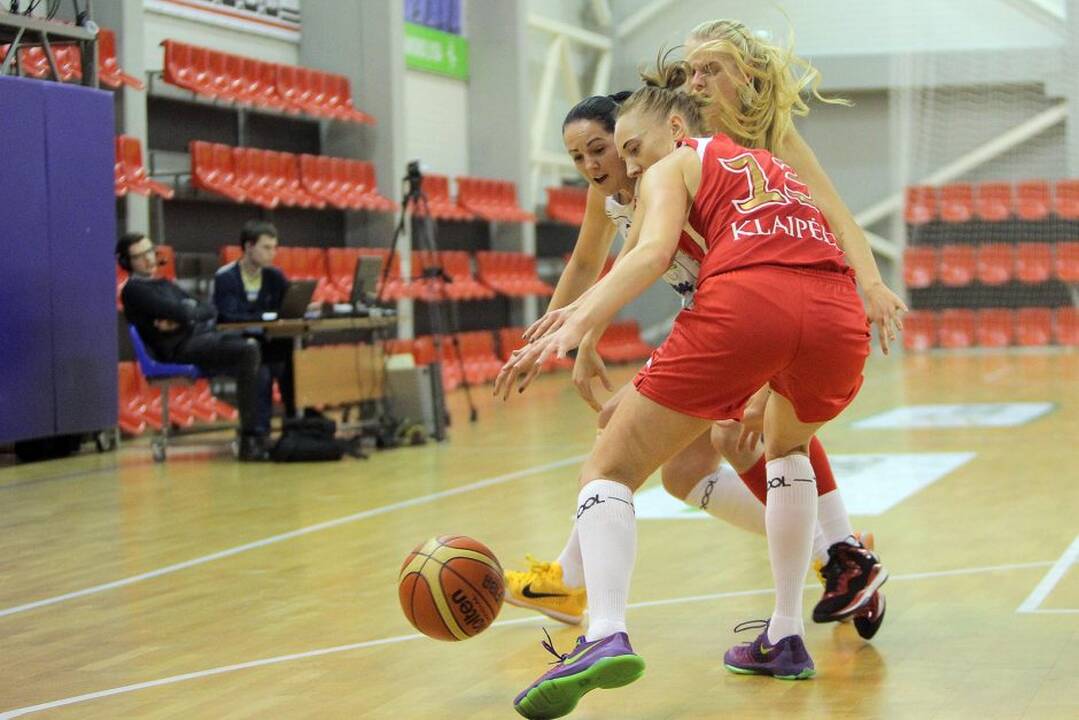 Lietuvos moterų krepšinio lygos ketvirtfinalis Kauno r. „Hoptrans-Sirenos“ – Klaipėdos „Fortūna“ 70:58.