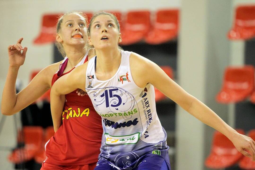 Lietuvos moterų krepšinio lygos ketvirtfinalis Kauno r. „Hoptrans-Sirenos“ – Klaipėdos „Fortūna“ 70:58.