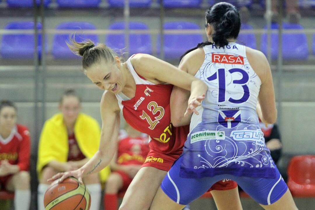 Lietuvos moterų krepšinio lygos ketvirtfinalis Kauno r. „Hoptrans-Sirenos“ – Klaipėdos „Fortūna“ 70:58.