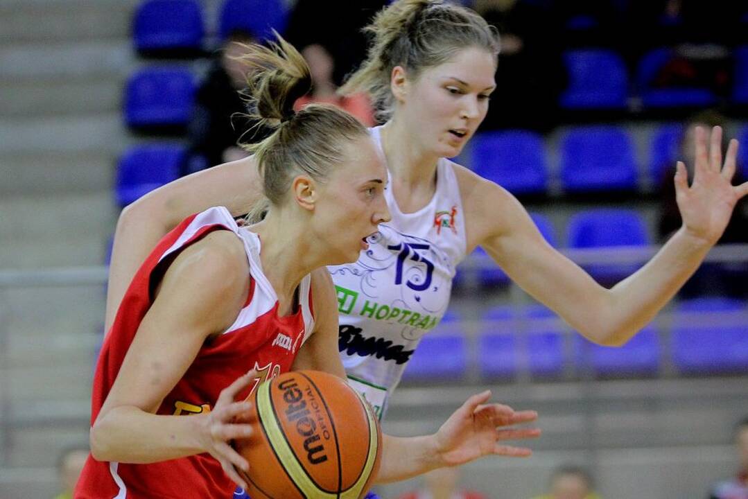 Lietuvos moterų krepšinio lygos ketvirtfinalis Kauno r. „Hoptrans-Sirenos“ – Klaipėdos „Fortūna“ 70:58.