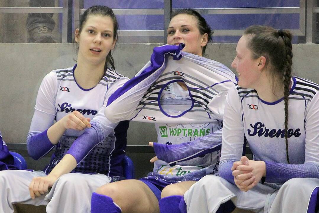 Lietuvos moterų krepšinio lygos ketvirtfinalis Kauno r. „Hoptrans-Sirenos“ – Klaipėdos „Fortūna“ 70:58.