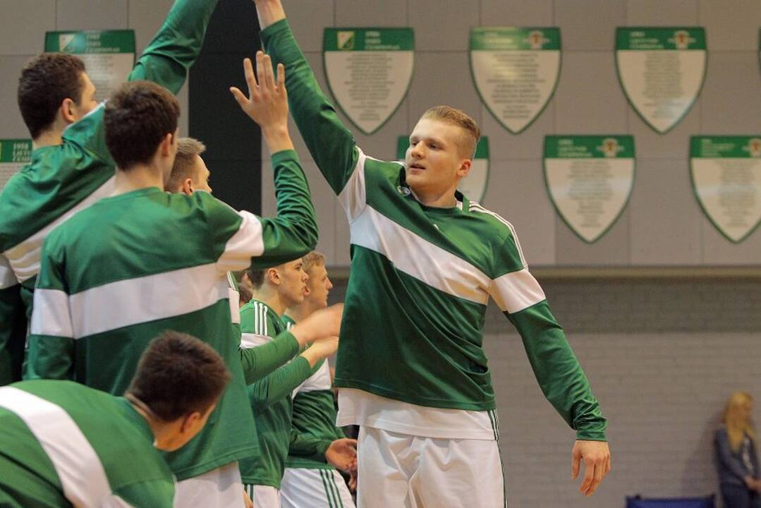 Nacionalinės krepšinio lygos aštuntfinalis: Kauno „Žalgiris-2“ – „Šilutė“ 94:71.