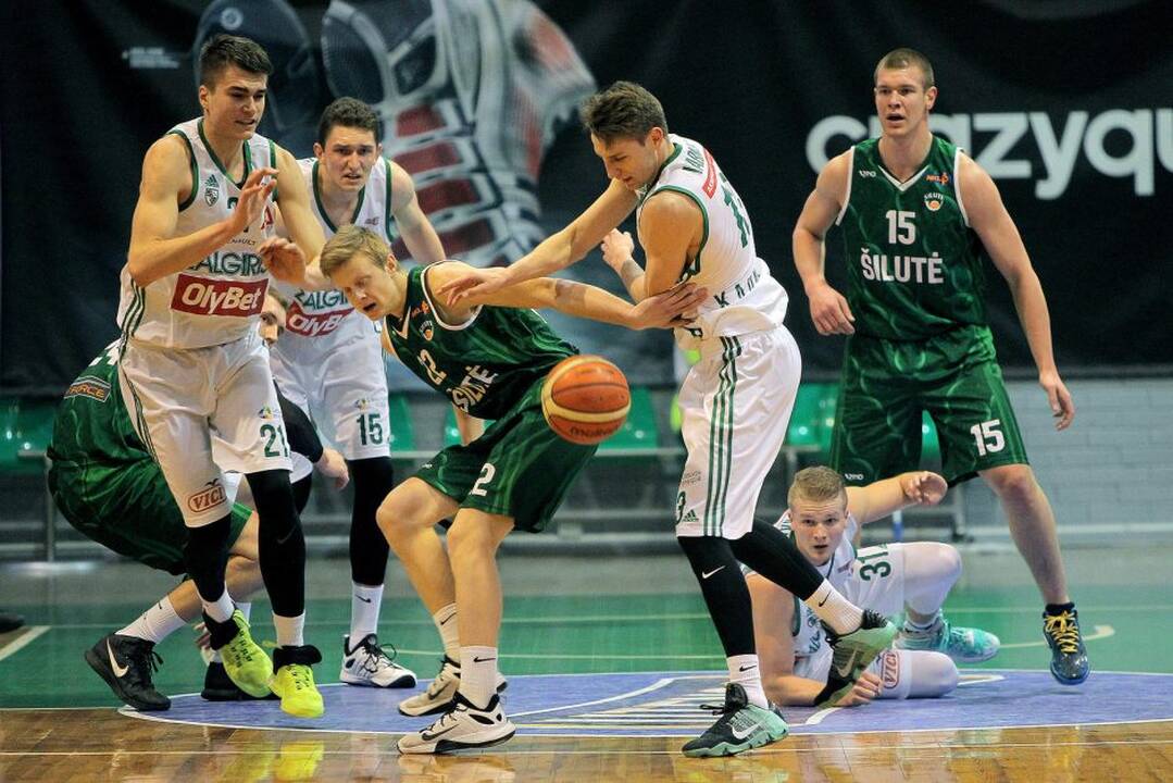 Nacionalinės krepšinio lygos aštuntfinalis: Kauno „Žalgiris-2“ – „Šilutė“ 94:71.