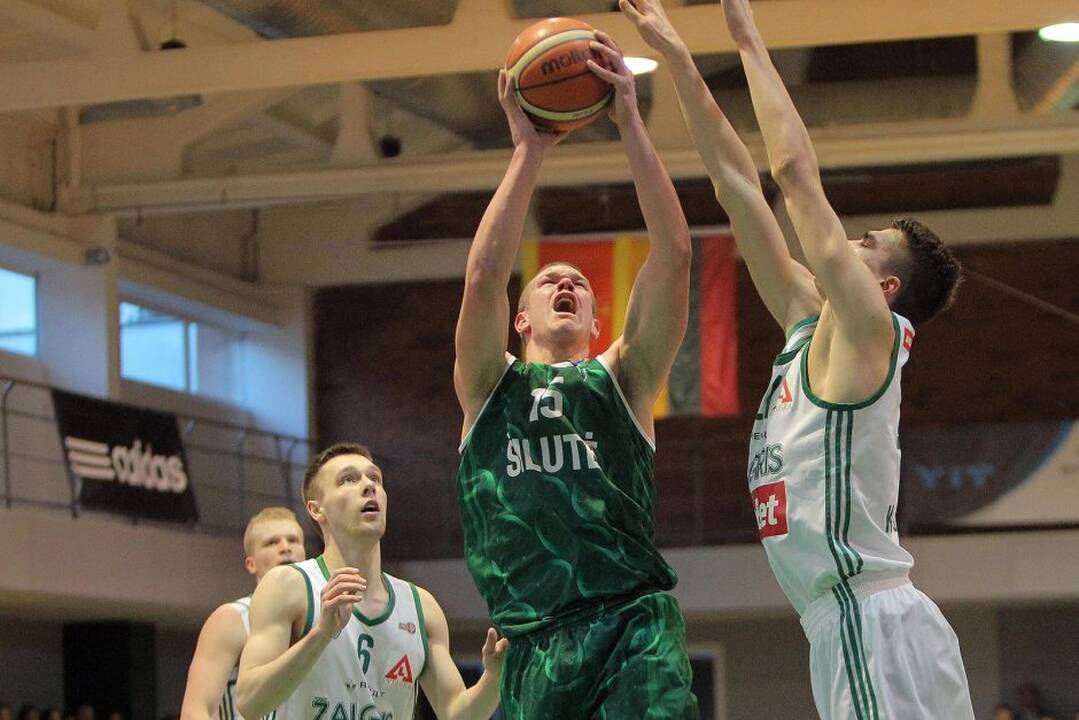 Nacionalinės krepšinio lygos aštuntfinalis: Kauno „Žalgiris-2“ – „Šilutė“ 94:71.