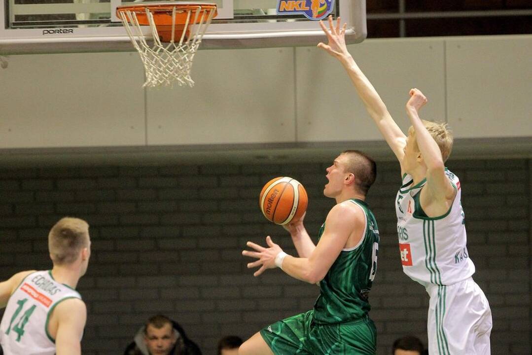 Nacionalinės krepšinio lygos aštuntfinalis: Kauno „Žalgiris-2“ – „Šilutė“ 94:71.