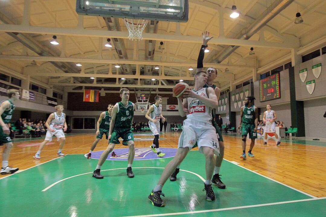Nacionalinės krepšinio lygos aštuntfinalis: Kauno „Žalgiris-2“ – „Šilutė“ 94:71.