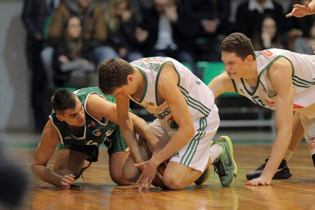 Nacionalinės krepšinio lygos aštuntfinalis: Kauno „Žalgiris-2“ – „Šilutė“ 94:71.