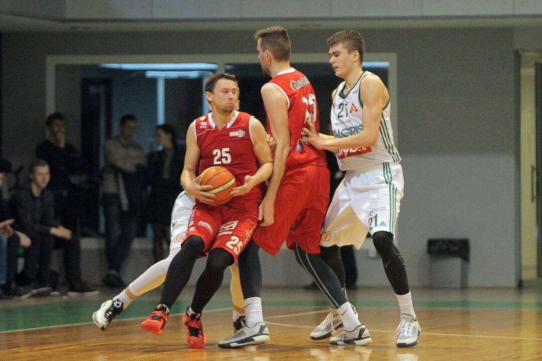 Nacionalinės krepšinio lygos ketvirtfinalis: Kauno „Žalgiris-2“ – „Mažeikiai“ 71:68.