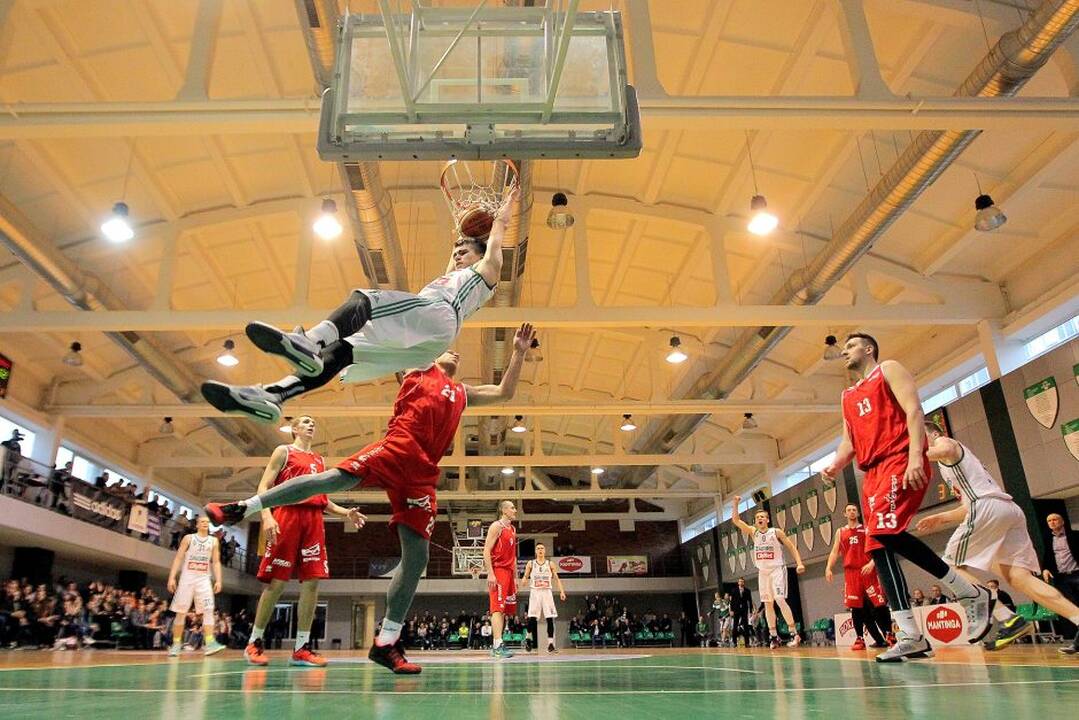 Nacionalinės krepšinio lygos ketvirtfinalis: Kauno „Žalgiris-2“ – „Mažeikiai“ 71:68.