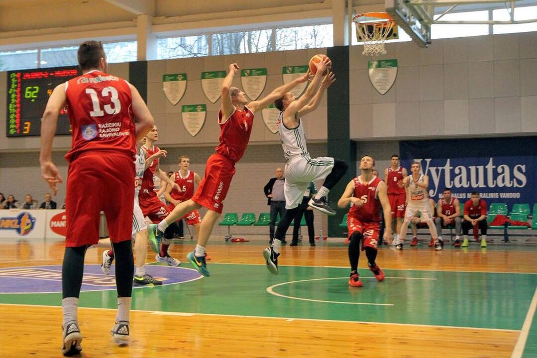 Nacionalinės krepšinio lygos ketvirtfinalis: Kauno „Žalgiris-2“ – „Mažeikiai“ 71:68.