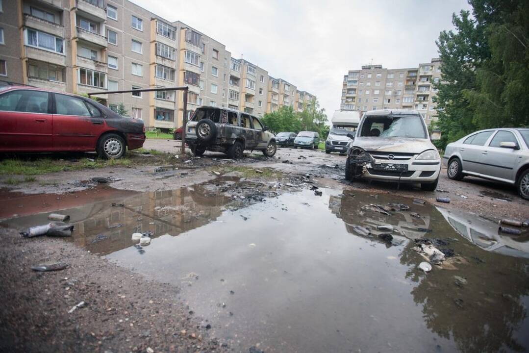 Sudegę automobiliai