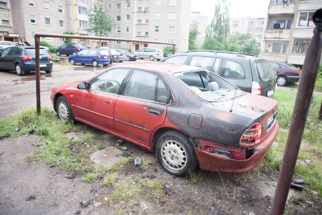 Sudegę automobiliai